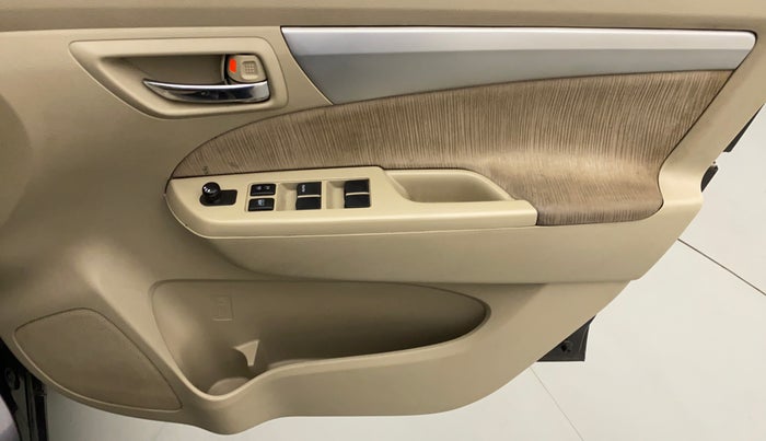 2012 Maruti Ertiga ZXI, CNG, Manual, 1,13,716 km, Driver Side Door Panels Control