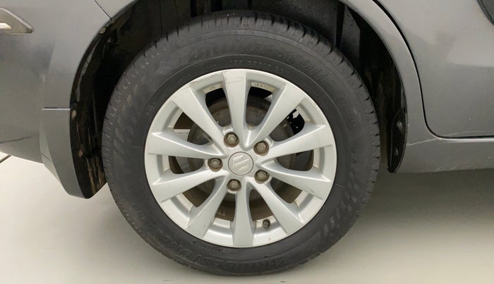 2012 Maruti Ertiga ZXI, CNG, Manual, 1,13,716 km, Right Rear Wheel