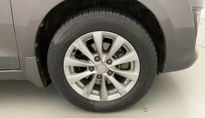 2012 Maruti Ertiga ZXI, CNG, Manual, 1,13,716 km, Right Front Wheel