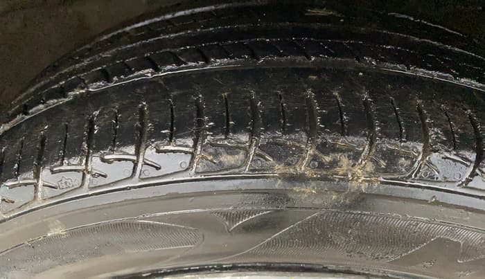 2016 Maruti Ertiga VXI, Petrol, Manual, 45,134 km, Right Front Tyre Tread