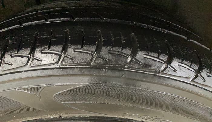 2016 Maruti Ertiga VXI, Petrol, Manual, 45,134 km, Right Rear Tyre Tread