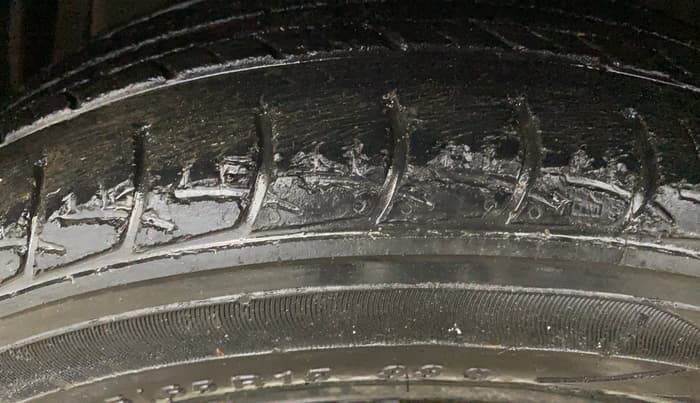 2016 Maruti Ertiga VXI, Petrol, Manual, 45,134 km, Left Front Tyre Tread