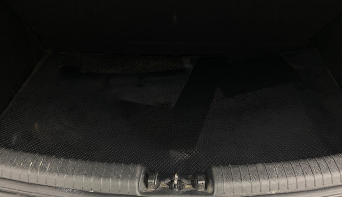 2016 Hyundai Grand i10 SPORTZ 1.1 CRDI, Diesel, Manual, 1,06,501 km, Boot Inside