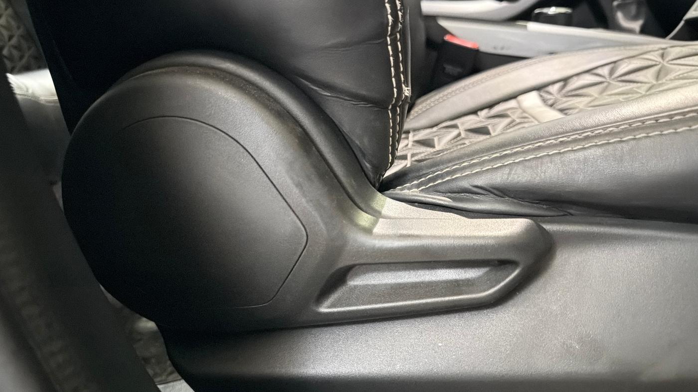 2021 Tata NEXON XE PETROL, Petrol, Manual, 97,080 km, Driver Side Adjustment Panel