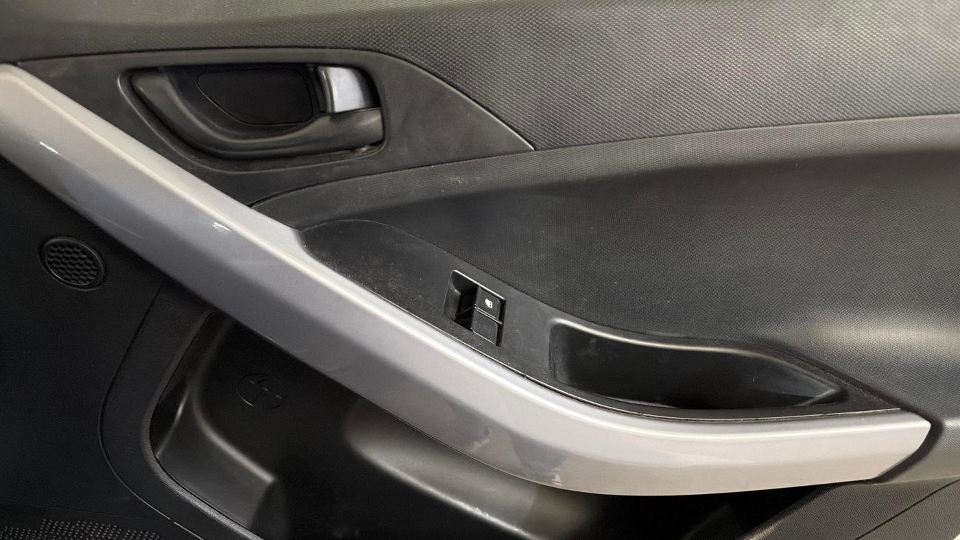 2021 Tata NEXON XE PETROL, Petrol, Manual, 97,080 km, Driver Side Door Panels Control