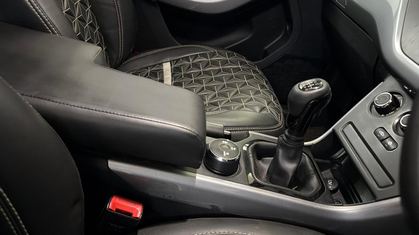 2021 Tata NEXON XE PETROL, Petrol, Manual, 97,080 km, Gear Lever