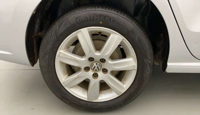 2012 Volkswagen Vento HIGHLINE 1.6 MPI, Petrol, Manual, 63,550 km, Right Rear Wheel