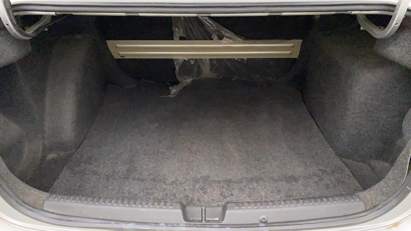 2012 Volkswagen Vento HIGHLINE 1.6 MPI, Petrol, Manual, 63,550 km, Boot Inside