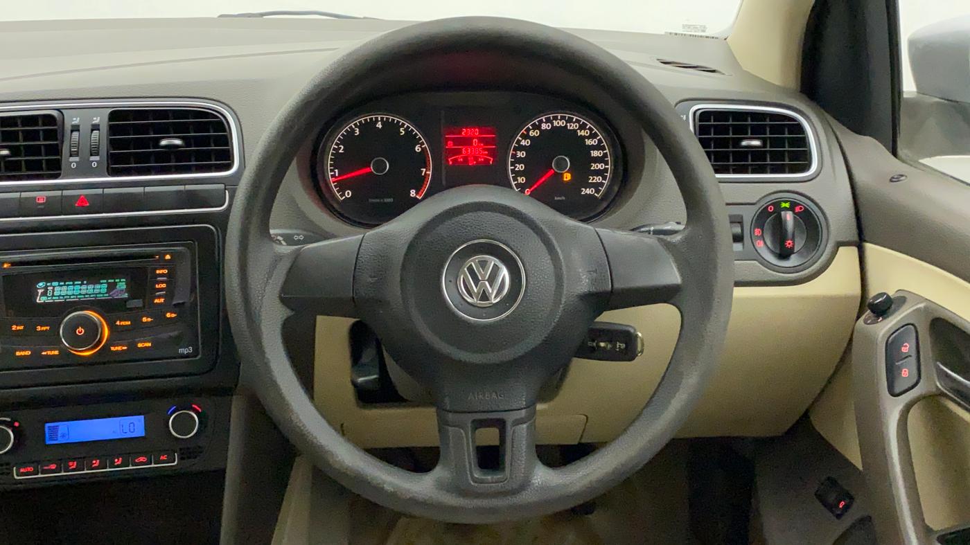 2012 Volkswagen Vento HIGHLINE 1.6 MPI, Petrol, Manual, 63,550 km, Steering Wheel Close Up