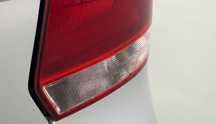 2012 Volkswagen Vento HIGHLINE 1.6 MPI, Petrol, Manual, 63,550 km, Right tail light - Minor damage