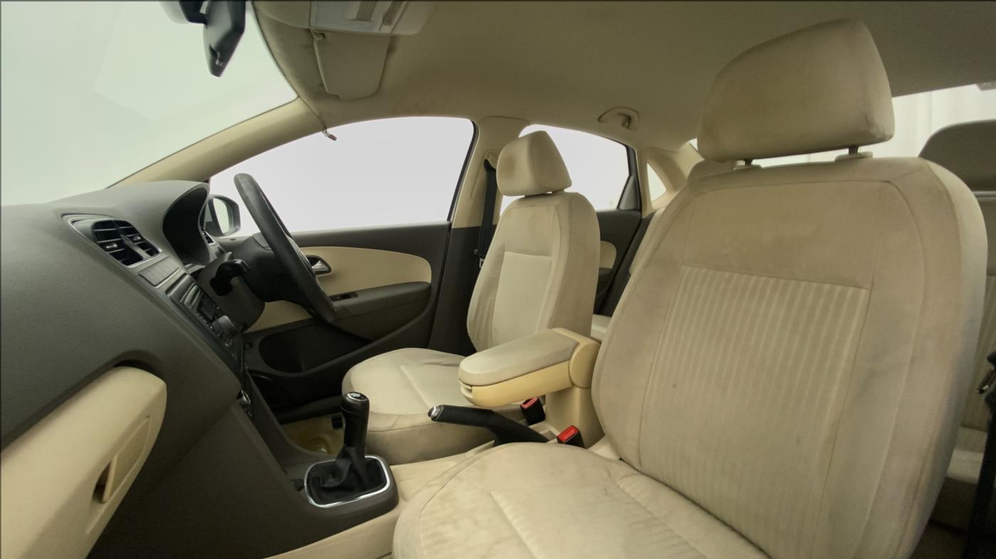 2012 Volkswagen Vento HIGHLINE 1.6 MPI, Petrol, Manual, 63,550 km, Right Side Front Door Cabin