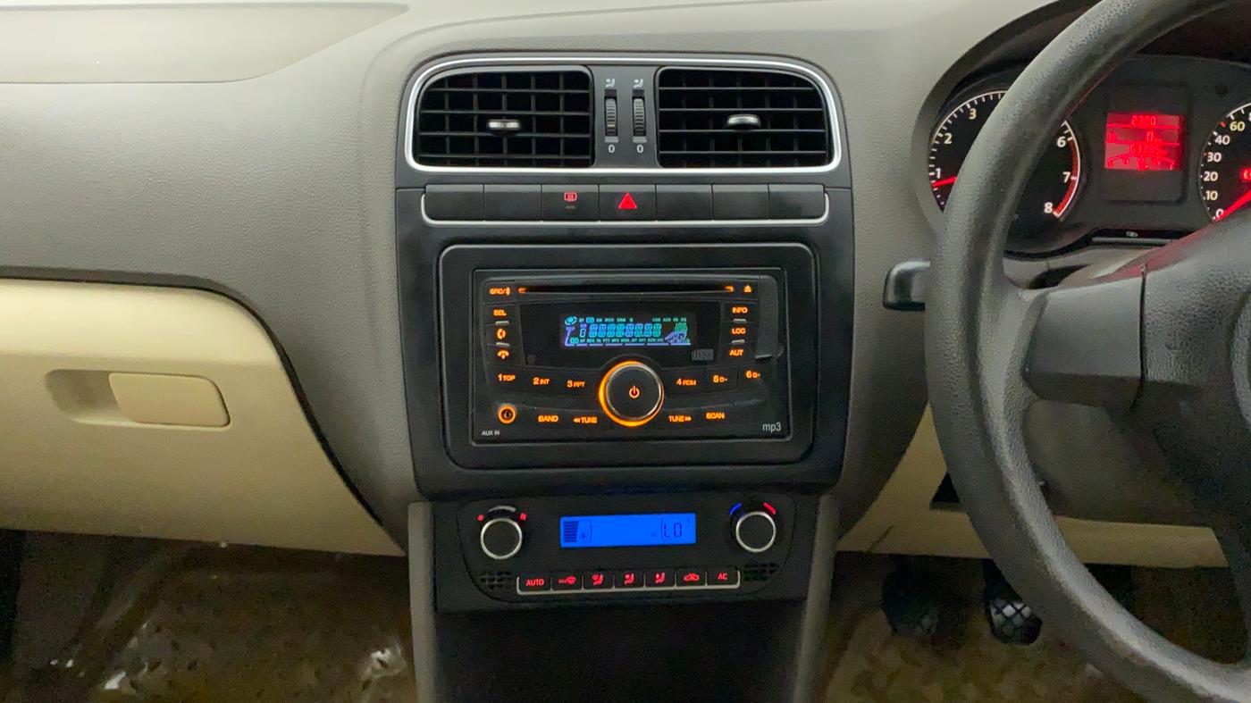 2012 Volkswagen Vento HIGHLINE 1.6 MPI, Petrol, Manual, 63,550 km, Air Conditioner