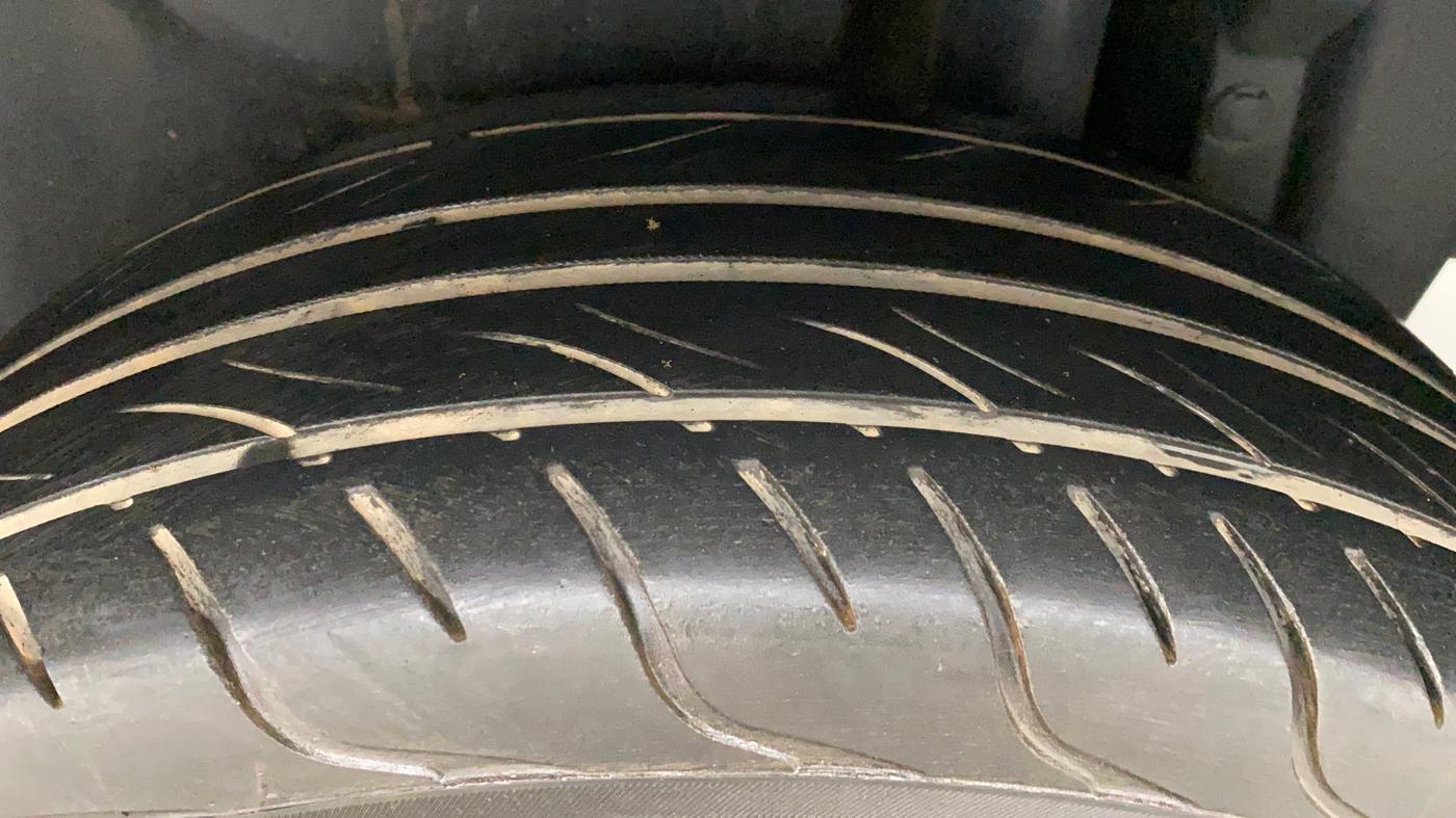 2013 Maruti Swift Dzire VXI, Petrol, Manual, 63,879 km, Left Rear Tyre Tread