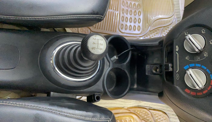 2015 Honda Amaze 1.2L I-VTEC S, CNG, Manual, 30,174 km, Gear Lever