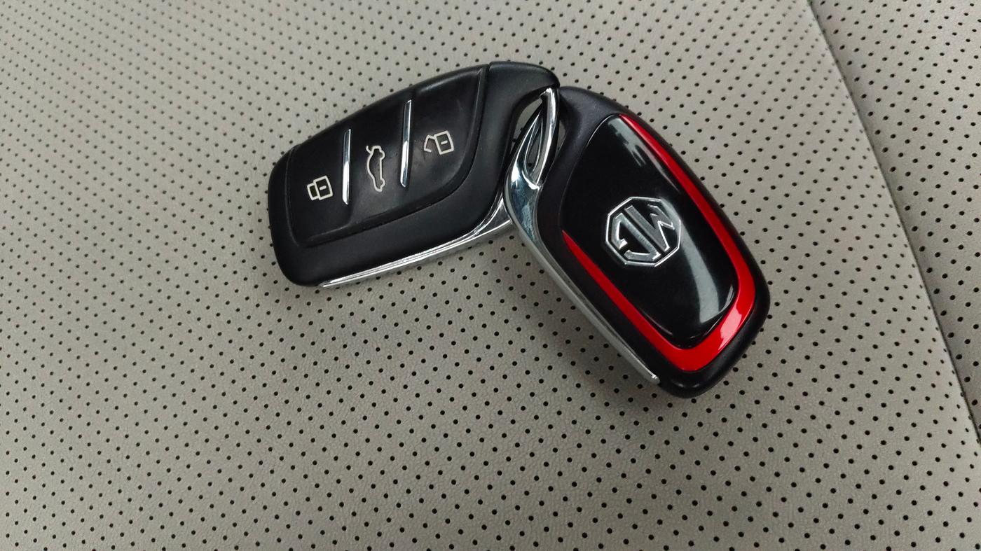 2022 MG ASTOR SMART EX 1.5 MT, Petrol, Manual, 26,841 km, Key Close Up
