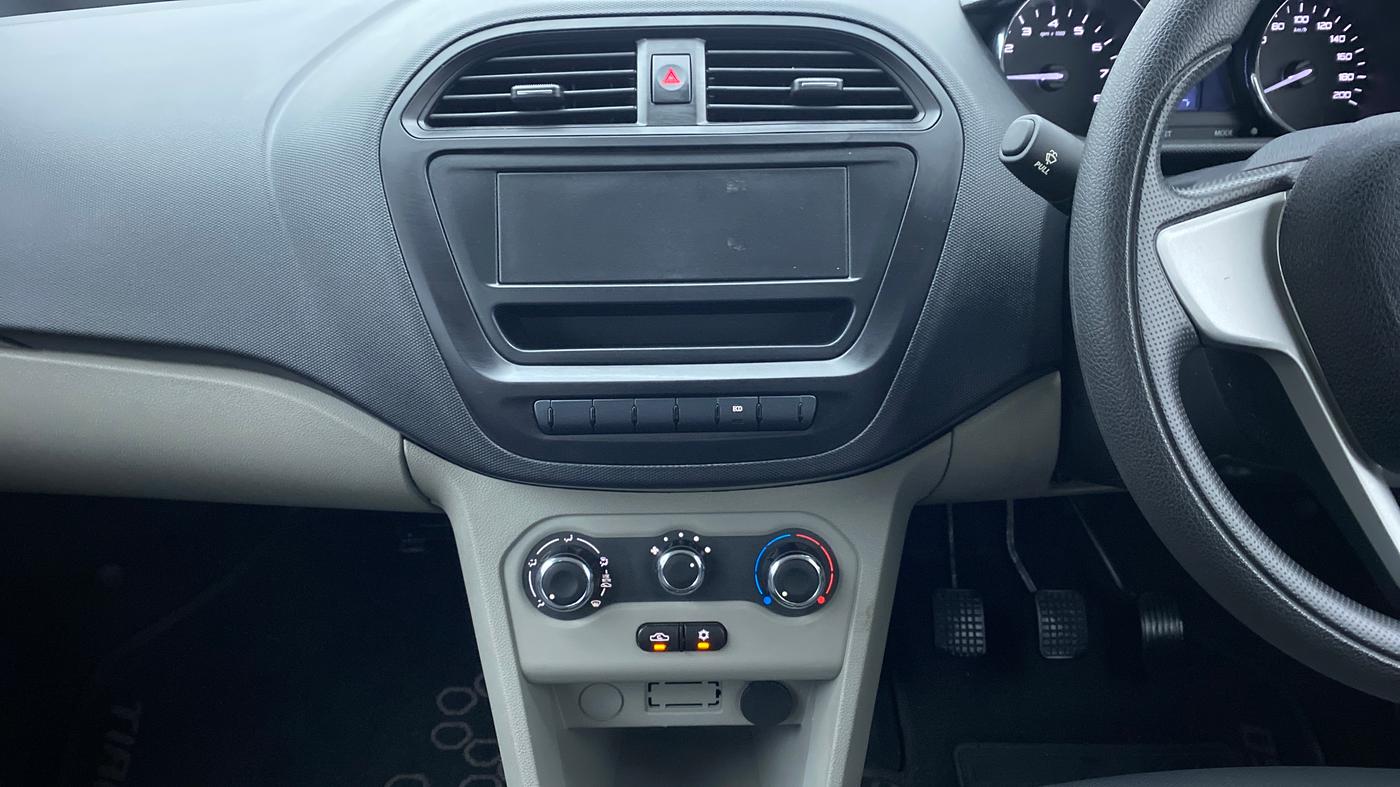 2019 Tata Tiago XE 1.2 REVOTRON, Petrol, Manual, 7,114 km, Air Conditioner