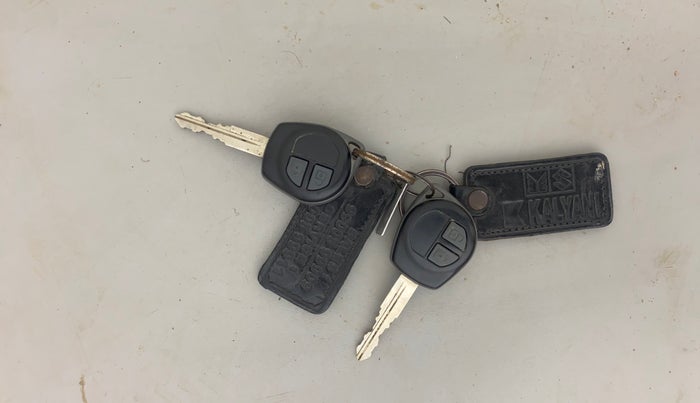 2017 Maruti Wagon R 1.0 VXI, Petrol, Manual, 35,617 km, Key Close Up