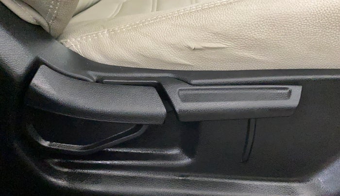 2020 Hyundai VENUE SX 1.0 TURBO, Petrol, Manual, 26,532 km, Driver Side Adjustment Panel