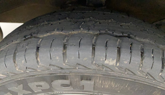 2023 Maruti Eeco 5 STR AC, Petrol, Manual, 11,798 km, Left Front Tyre Tread