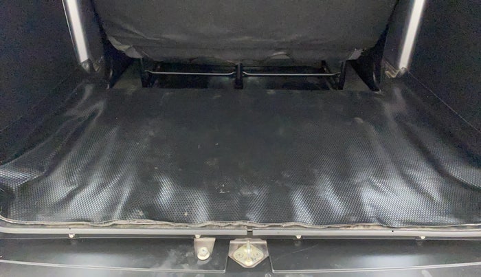 2023 Maruti Eeco 5 STR AC, Petrol, Manual, 11,798 km, Boot Inside