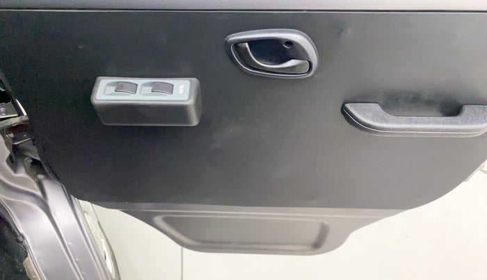 2023 Maruti Eeco 5 STR AC, Petrol, Manual, 11,798 km, Driver Side Door Panels Control