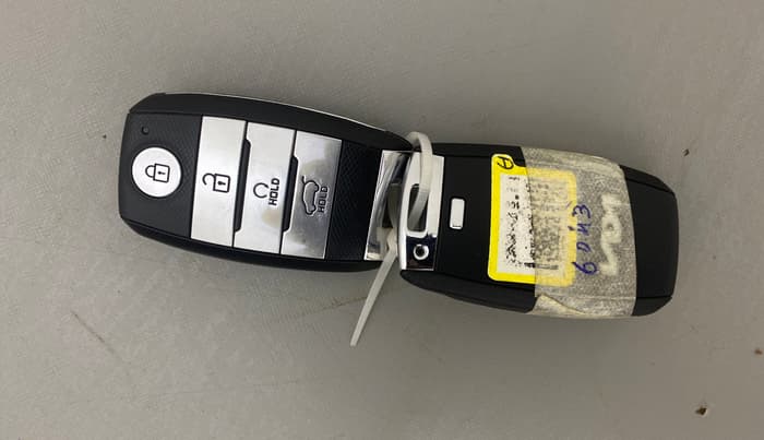 2023 KIA SONET HTK PLUS 1.0 IMT, Petrol, Manual, 19,061 km, Key Close Up