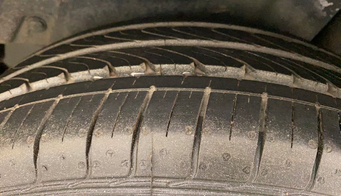 2012 Maruti Ertiga VDI, Diesel, Manual, 89,297 km, Left Rear Tyre Tread