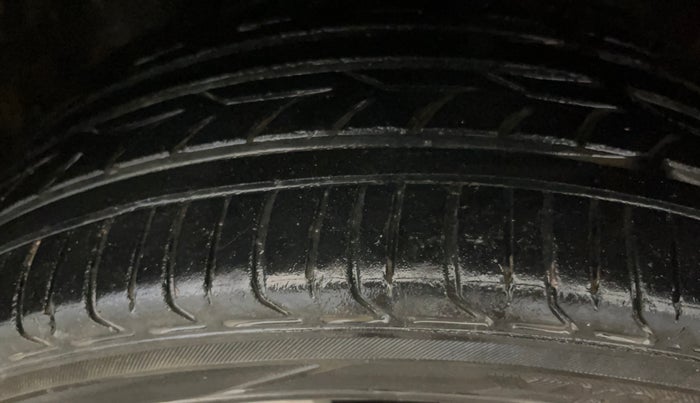2022 Volkswagen VIRTUS COMFORTLINE TSI 1.0 MT, Petrol, Manual, 47,306 km, Left Front Tyre Tread