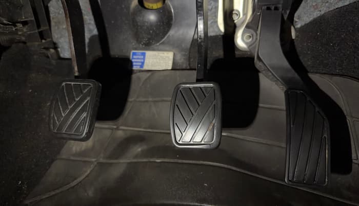 2017 Maruti Swift LXI (O), Petrol, Manual, 64,615 km, Pedals