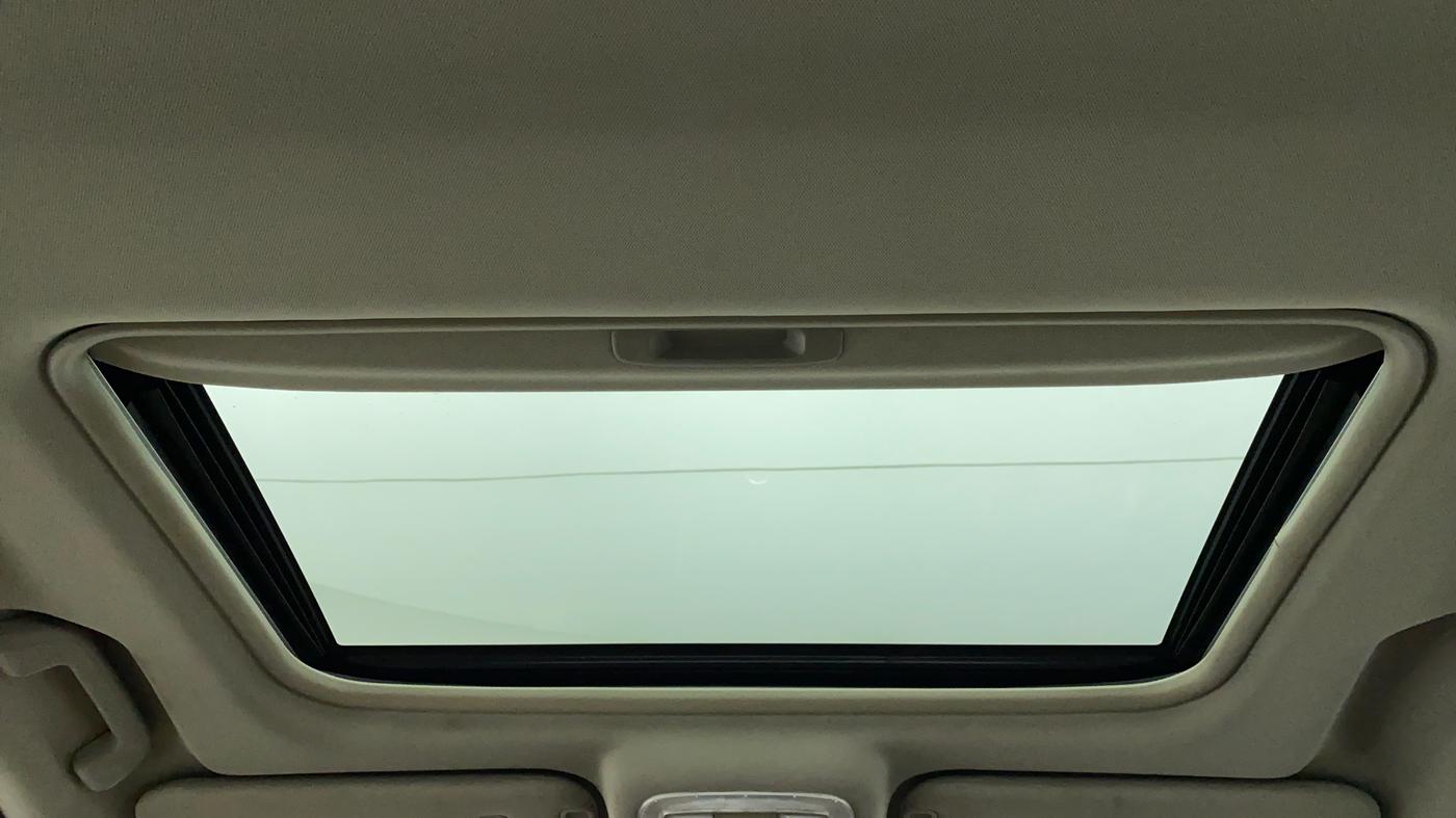 2019 Mahindra XUV500 W11 (O) AT, Diesel, Automatic, 29,100 km, Moonroof/ Sunroof