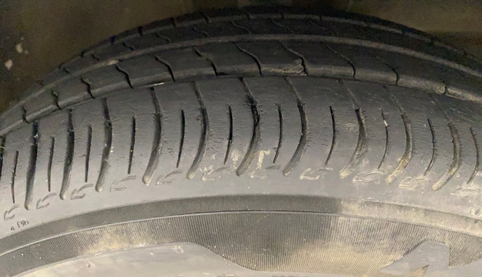 2021 Maruti S PRESSO VXI PLUS AMT, Petrol, Automatic, 18,880 km, Right Front Tyre Tread