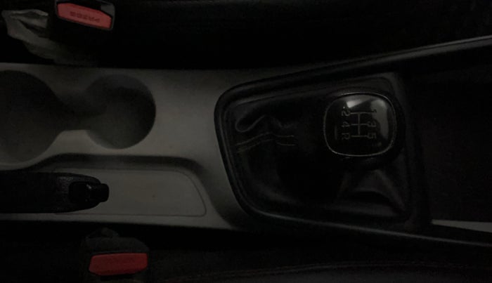 2023 Hyundai NEW I20 SPORTZ 1.2 MT, Petrol, Manual, 26,072 km, Gear Lever