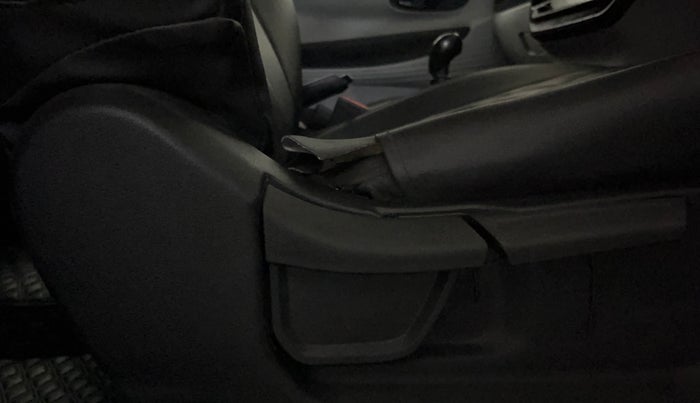 2023 Hyundai NEW I20 SPORTZ 1.2 MT, Petrol, Manual, 26,072 km, Driver Side Adjustment Panel