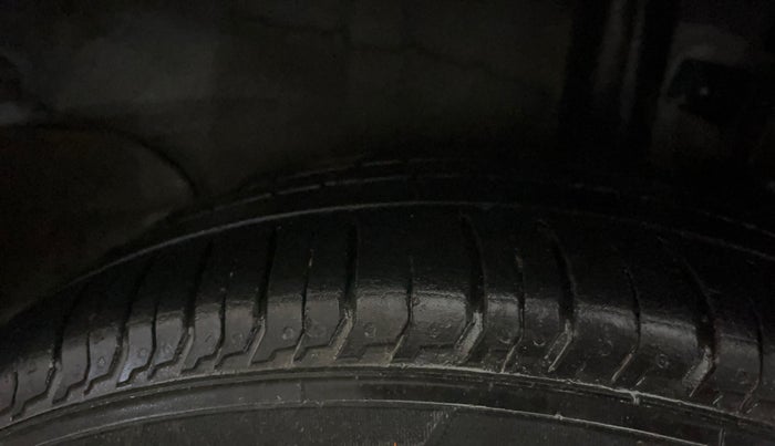 2023 Hyundai NEW I20 SPORTZ 1.2 MT, Petrol, Manual, 26,072 km, Left Rear Tyre Tread