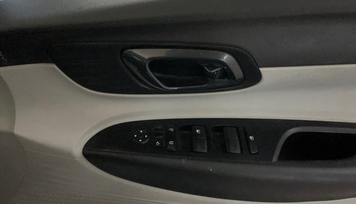 2023 Hyundai NEW I20 SPORTZ 1.2 MT, Petrol, Manual, 26,072 km, Driver Side Door Panels Control