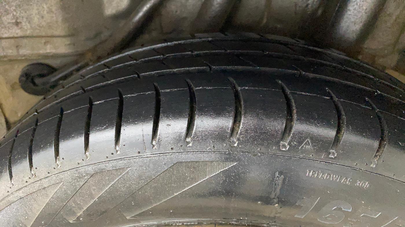 2017 Honda Amaze 1.2L I-VTEC S, Petrol, Manual, 61,137 km, Left Rear Tyre Tread