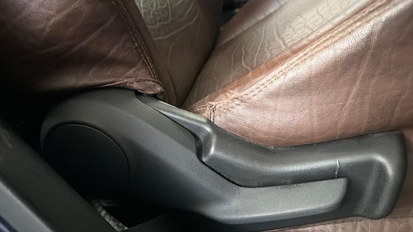 2022 Maruti IGNIS SIGMA 1.2, Petrol, Manual, 11,528 km, Driver Side Adjustment Panel