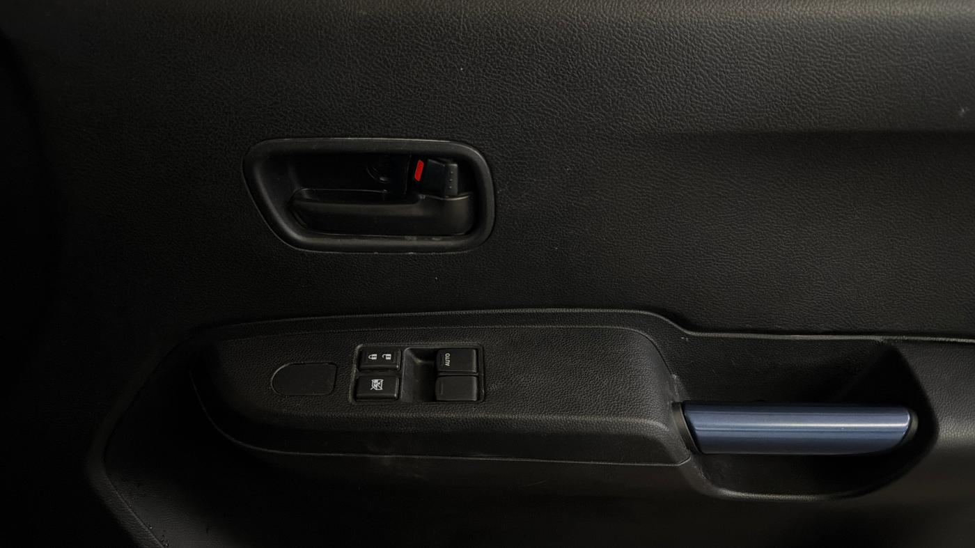 2022 Maruti IGNIS SIGMA 1.2, Petrol, Manual, 11,528 km, Driver Side Door Panels Control
