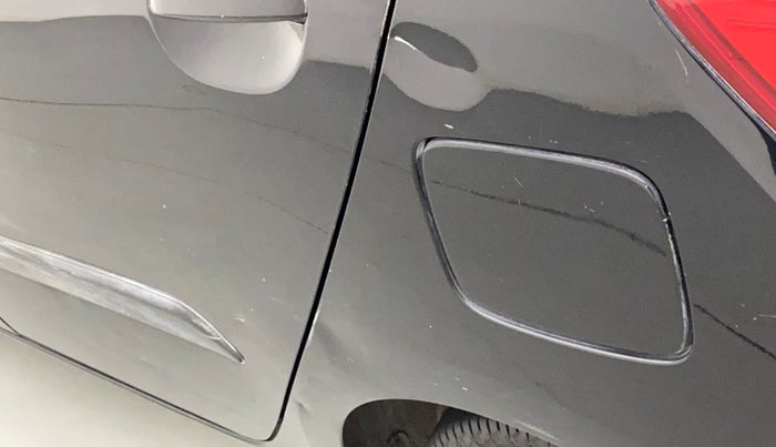 2010 Hyundai i10 MAGNA 1.2, Petrol, Manual, 1,12,101 km, Left quarter panel - Minor scratches