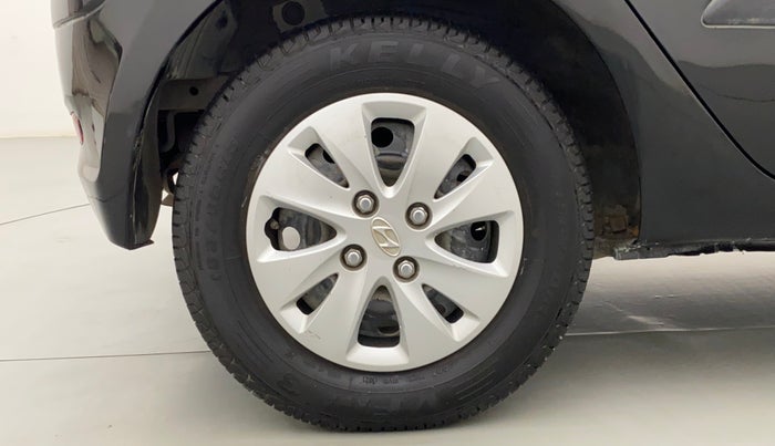 2010 Hyundai i10 MAGNA 1.2, Petrol, Manual, 1,12,101 km, Right Rear Wheel
