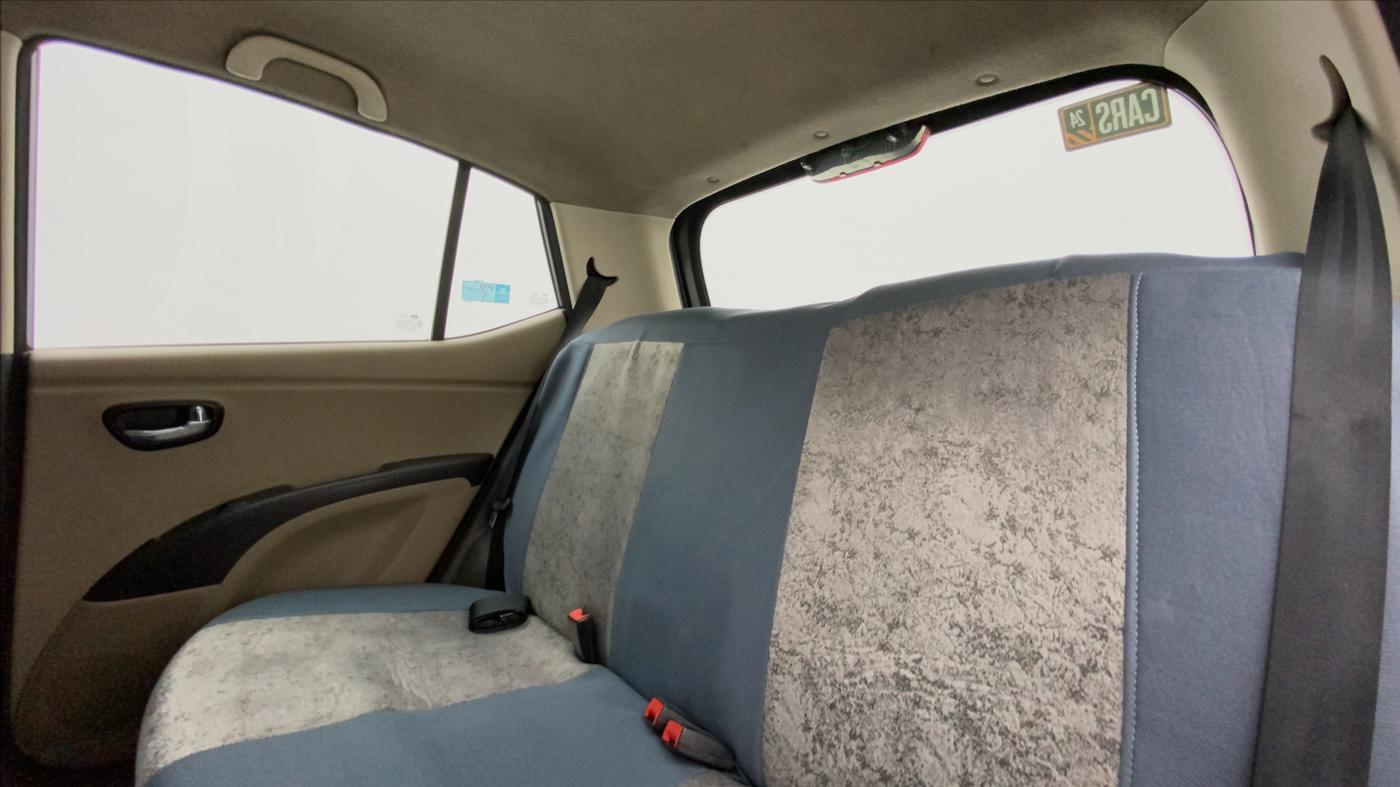 2010 Hyundai i10 MAGNA 1.2, Petrol, Manual, 1,12,101 km, Right Side Rear Door Cabin