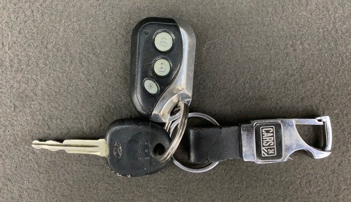 2010 Hyundai i10 MAGNA 1.2, Petrol, Manual, 1,12,101 km, Key Close Up