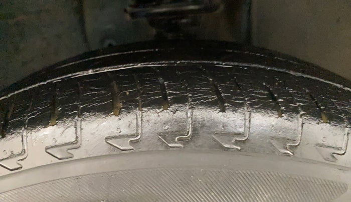 2017 Maruti IGNIS ZETA 1.2 AMT, Petrol, Automatic, 55,285 km, Right Front Tyre Tread