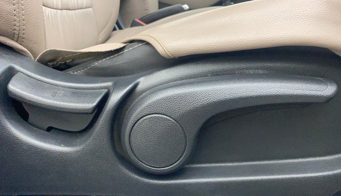 2018 Hyundai Elite i20 SPORTZ 1.2, Petrol, Manual, 77,962 km, Driver Side Adjustment Panel