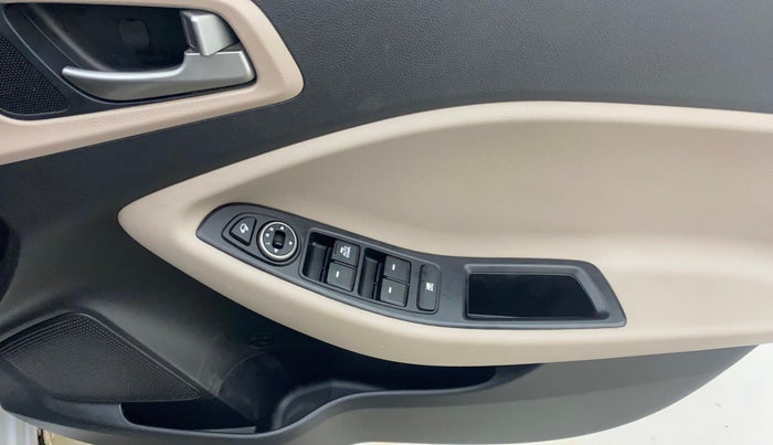 2018 Hyundai Elite i20 SPORTZ 1.2, Petrol, Manual, 77,962 km, Driver Side Door Panels Control