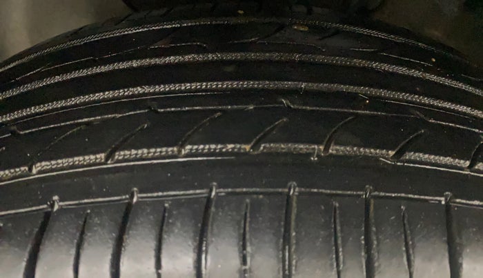 2018 Hyundai Elite i20 SPORTZ 1.2, Petrol, Manual, 77,962 km, Left Front Tyre Tread