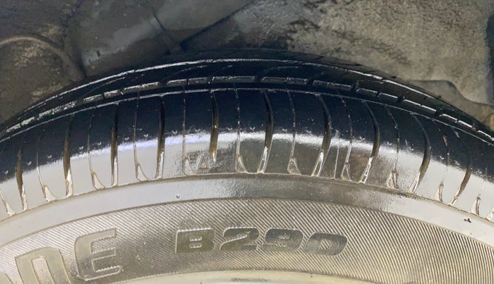 2013 Hyundai i10 MAGNA 1.2, Petrol, Manual, 55,415 km, Left Rear Tyre Tread