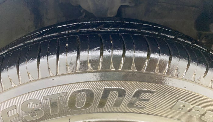 2013 Hyundai i10 MAGNA 1.2, Petrol, Manual, 55,415 km, Right Front Tyre Tread