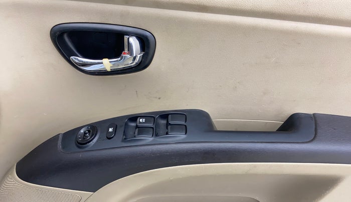 2013 Hyundai i10 MAGNA 1.2, Petrol, Manual, 55,415 km, Driver Side Door Panels Control