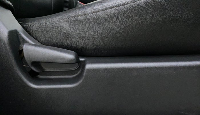 2013 Maruti Wagon R 1.0 VXI, Petrol, Manual, 30,418 km, Driver Side Adjustment Panel